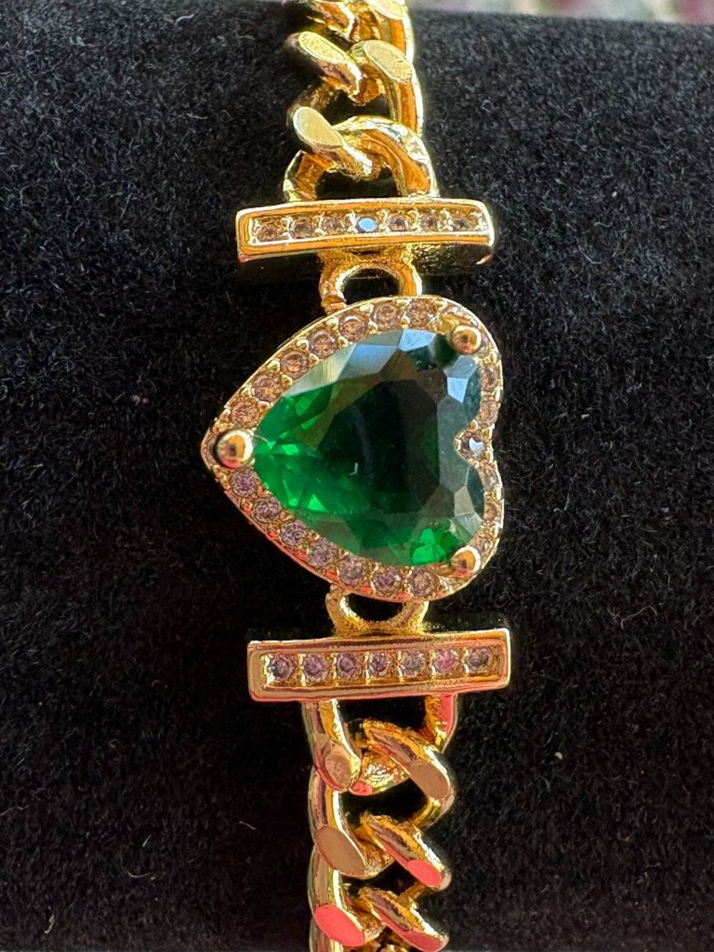 Green Heart Shaped Glass Stone Gold Bracelet-New